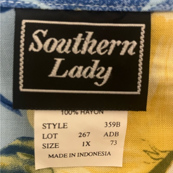 Southern Lady Women's Blue Floral Short Sleeve Button Up Hawaiian Shirt Size 1X - Picture 7 of 8